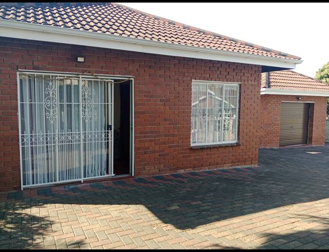 3 BEDROOM FREEHOLD FOR SALE IN BELFORT ESTATE